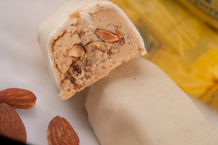 Polvorón de Almendra con Baño de Choco Blanco - Imagen 3