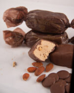 Polvorón de Almendra con Baño de Choco