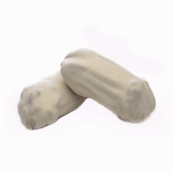 dos Petitsus blancos de Profiterol rellenos de crema pastelera y cubiertos de cobertura blanca