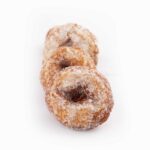 tres Rosco fritos de semana santa o roscos de azúcar elaborados con harina y huevos