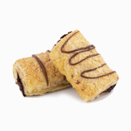 cañitas de chocolate de Hojaldre rellenos de cacao con azúcar y cobertura negra
