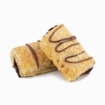 cañitas de chocolate de Hojaldre rellenos de cacao con azúcar y cobertura negra
