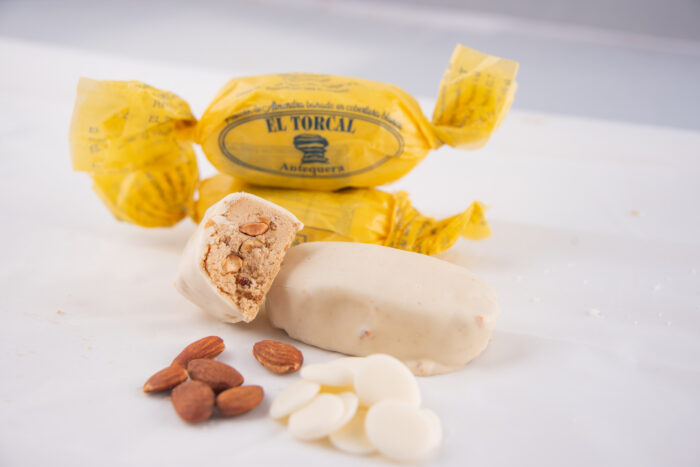 Polvorón de Almendra con Baño de Choco Blanco - Imagen 2